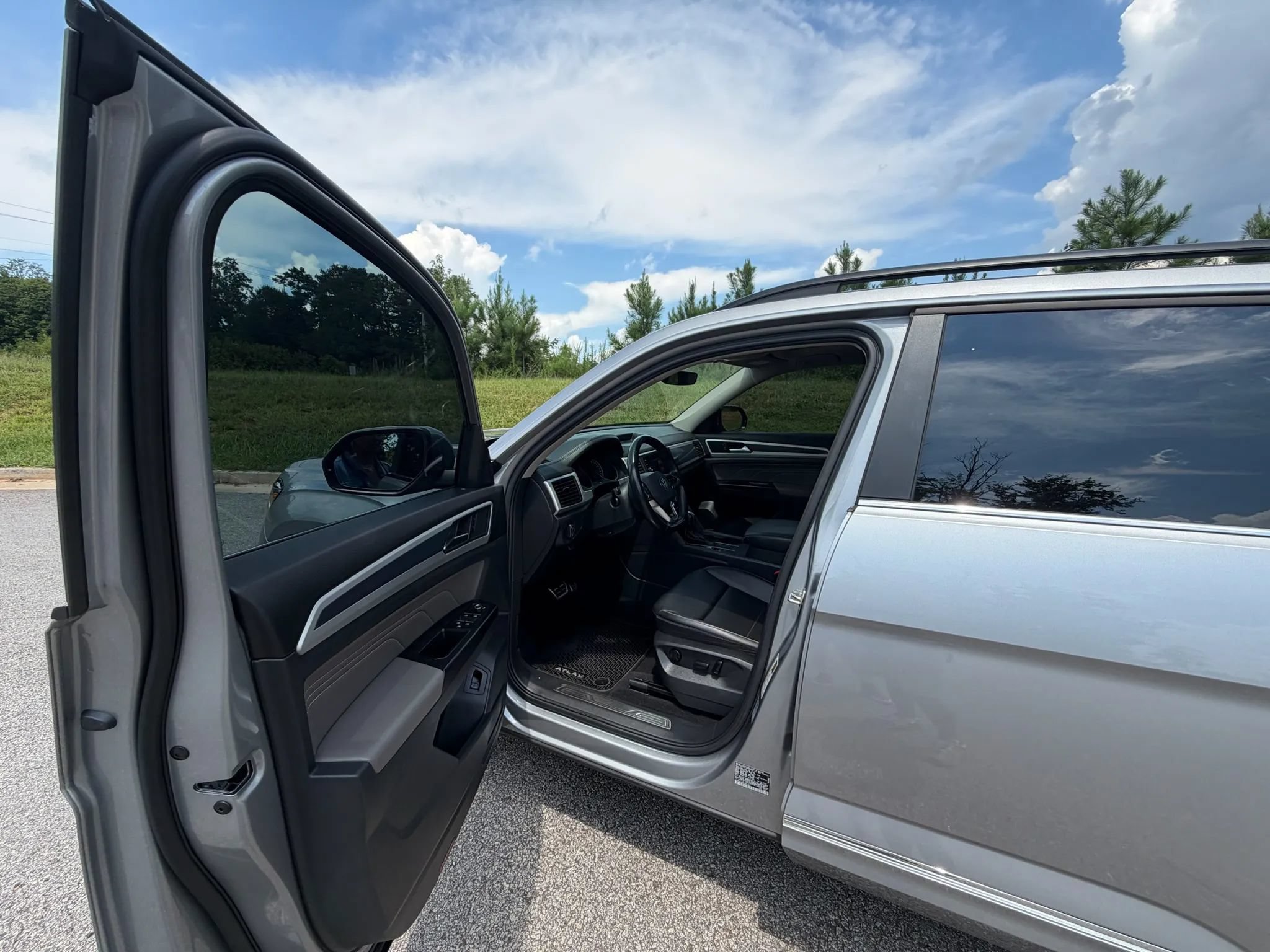 Used 2021 Volkswagen Atlas SE w/ Panoramic Sunroof Package FWD image 14