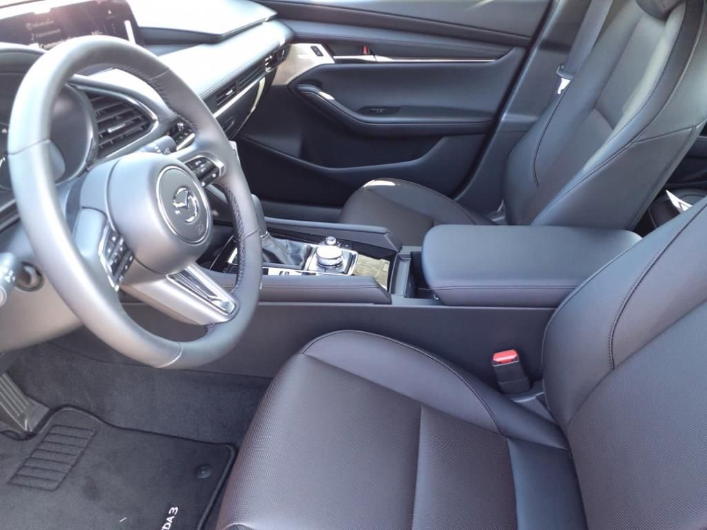 New 2024 MAZDA MAZDA3 Hatchback w/Premium Plus Pkg image 9