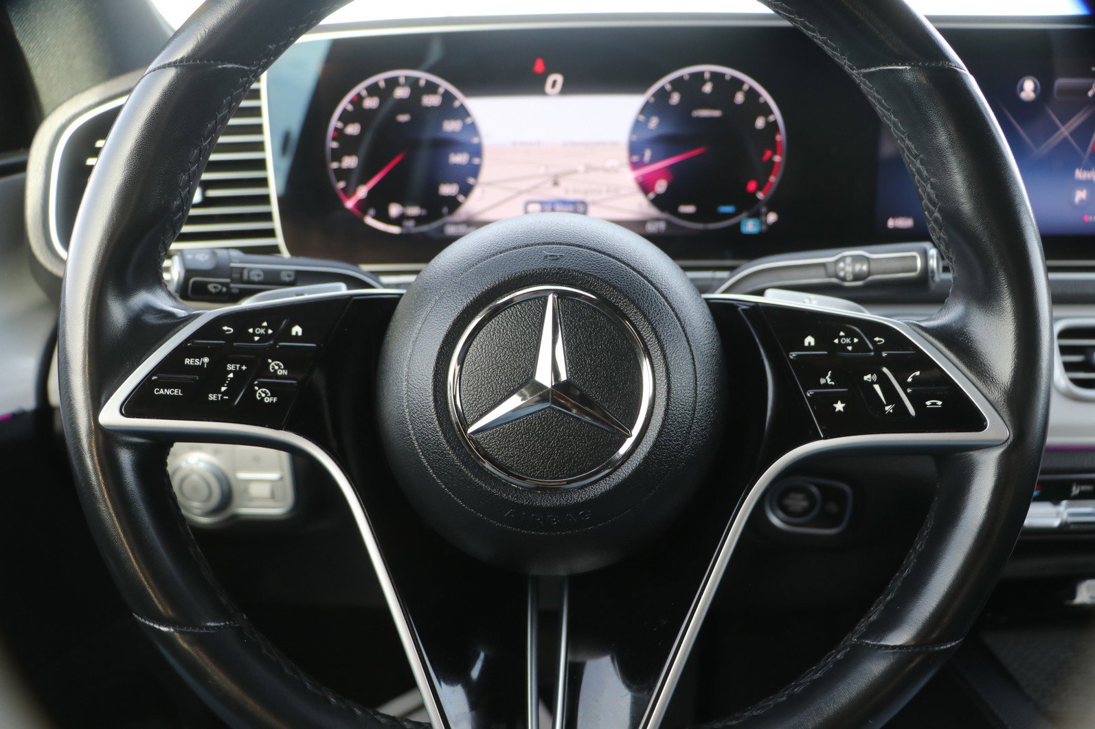 Used 2024 Mercedes-Benz GLE 350 4MATIC image 17