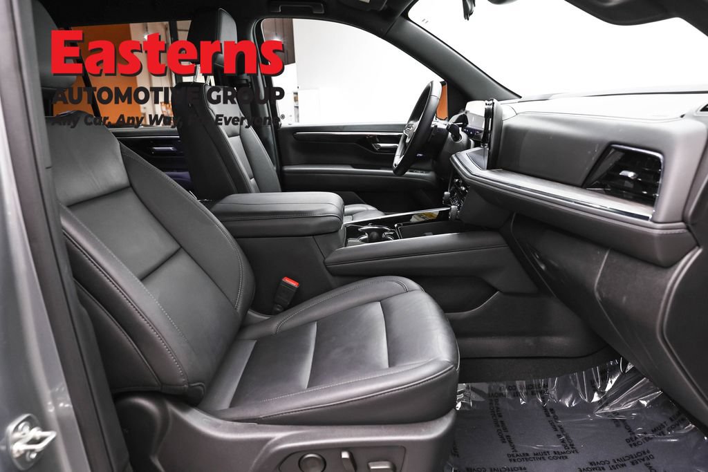 Used 2025 Chevrolet Tahoe LT AWD/4WD image 25