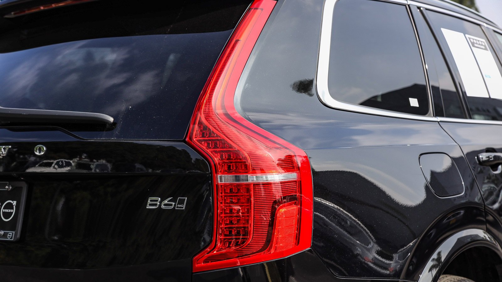 Used 2025 Volvo XC90 B6 Ultra image 8