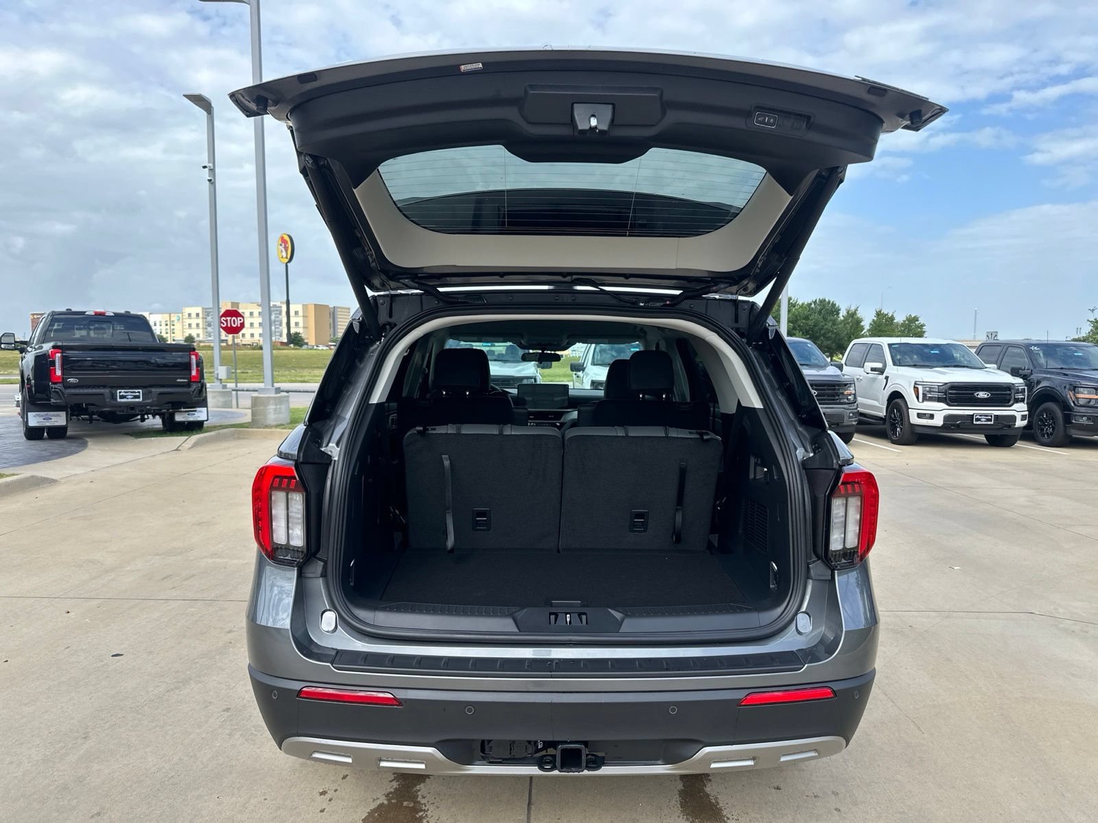 New 2026 Ford Explorer Active w/ Active Comfort Package RWD image 5