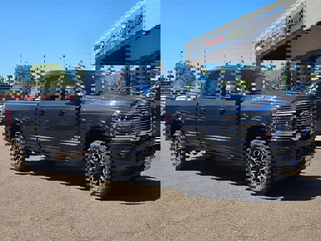 New 2025 RAM 3500 Limited image 29