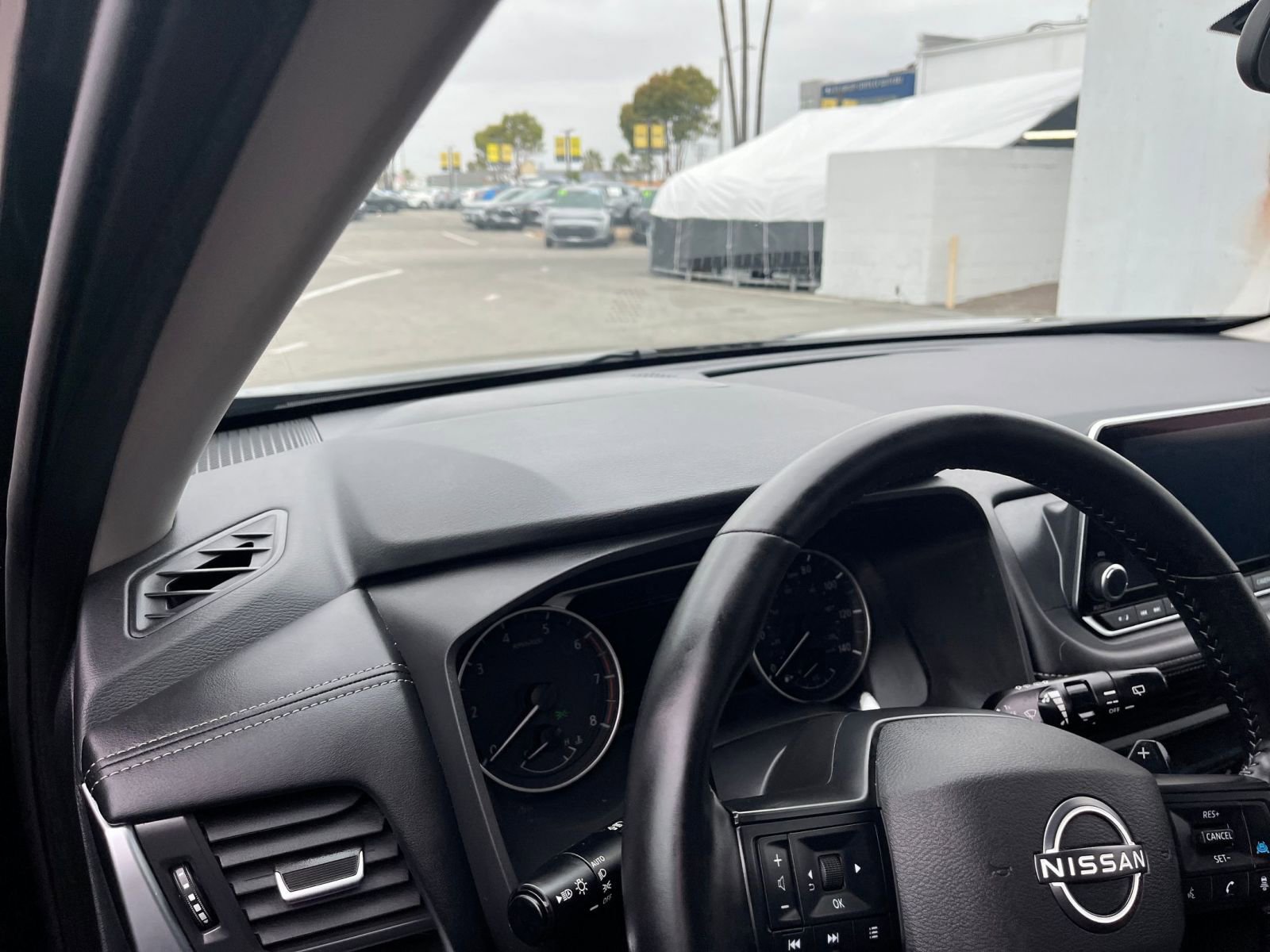 Used 2025 Nissan Rogue SV FWD image 36