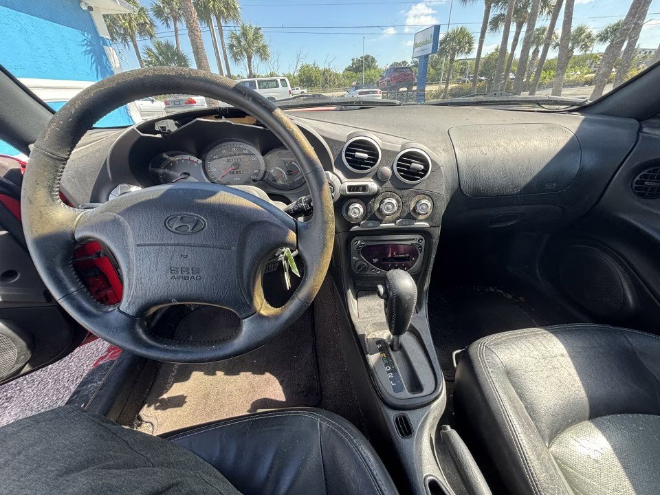 Used 2001 Hyundai Tiburon FWD image 6