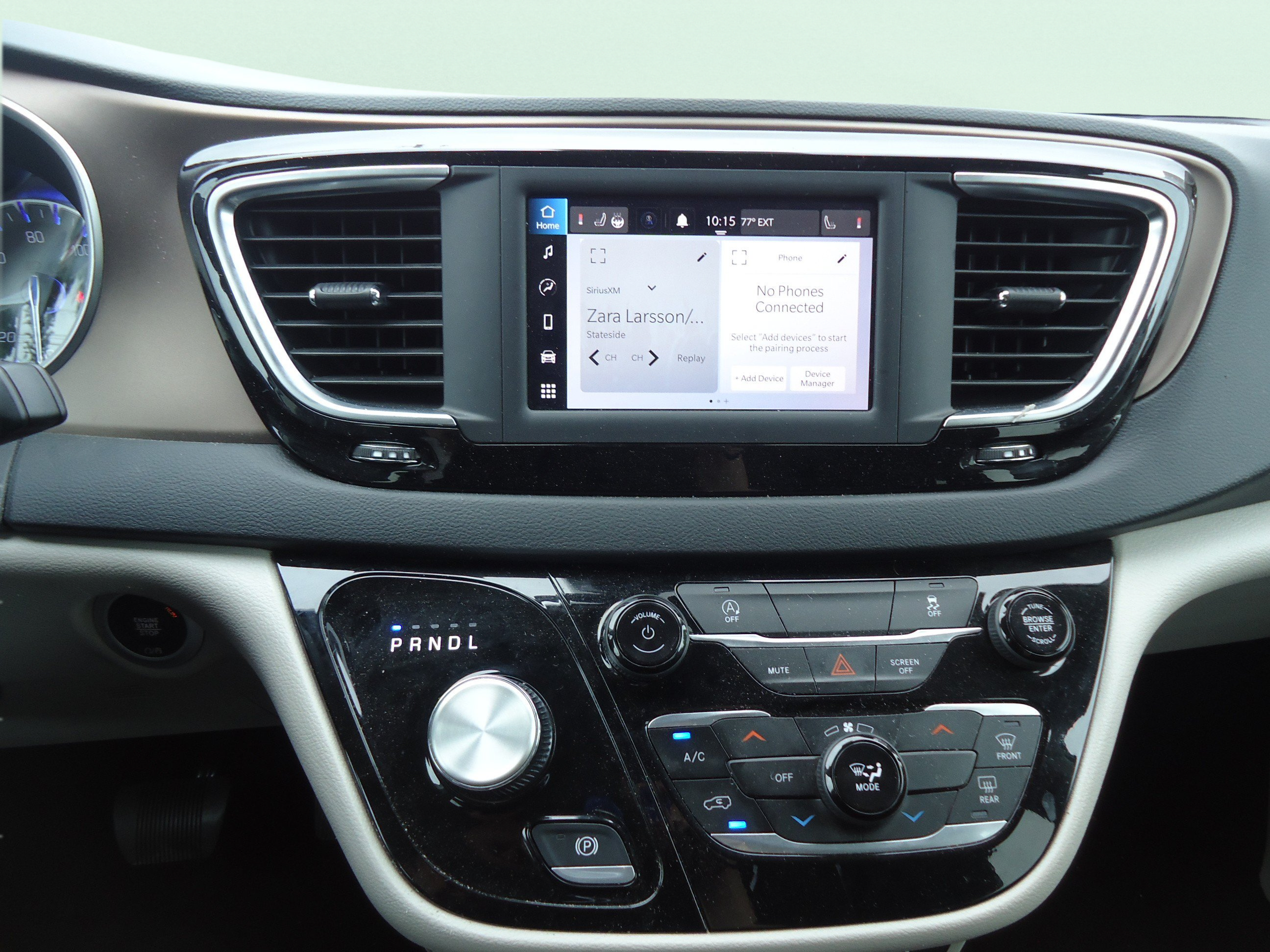 Used 2023 Chrysler Voyager LX FWD image 19
