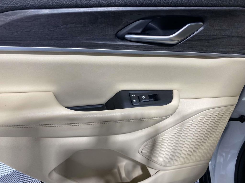 Used 2023 Jeep Grand Cherokee Limited image 14