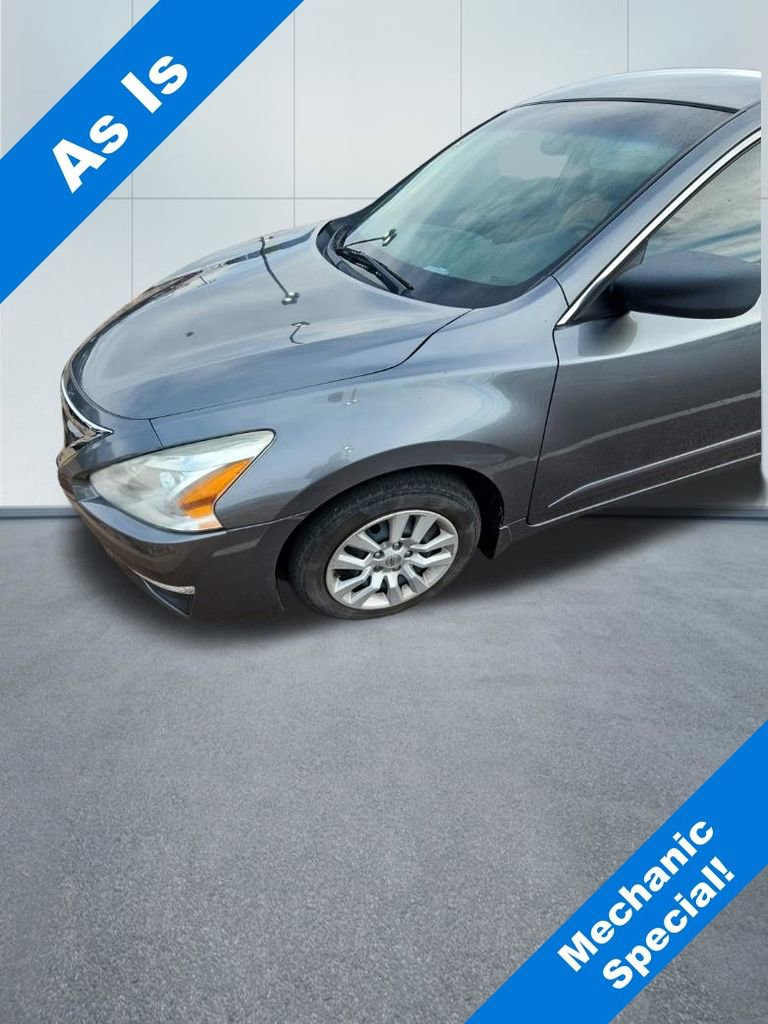 Used 2014 Nissan Altima 2.5 S w/ Display Audio Package FWD image 3