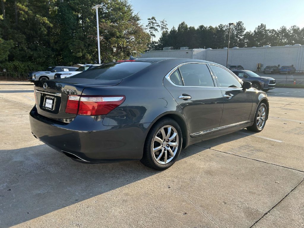 Used 2007 Lexus LS 460 L w/ Luxury Pkg RWD image 3
