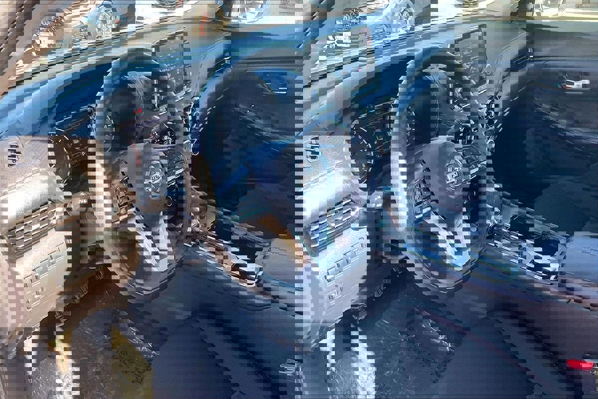 Used 2023 Nissan Sentra SV image 20