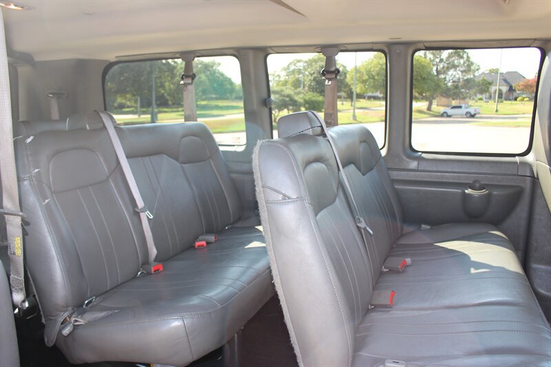 Used 2019 Chevrolet Express 2500 LS w/ Driver Convenience Package RWD image 16