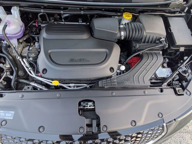 New 2025 Chrysler Pacifica Select image 13