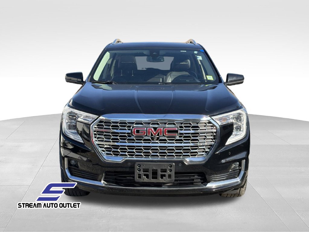 Used 2024 GMC Terrain Denali w/ Black Diamond Edition AWD/4WD image 2