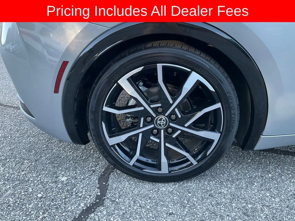 Used 2025 Toyota Prius Plug-In Hybrid FWD image 25