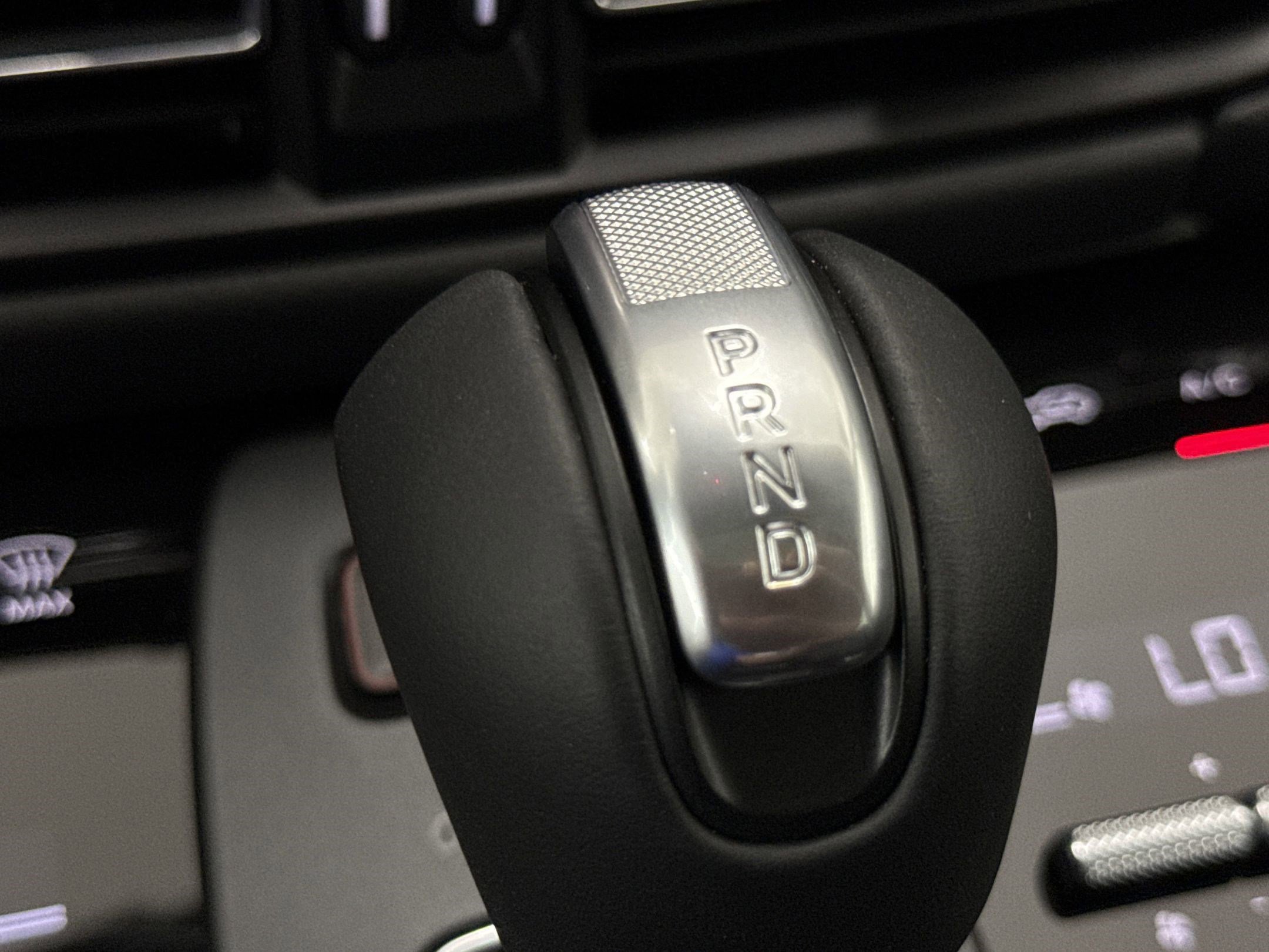 Used 2025 Porsche Macan Turbo image 18