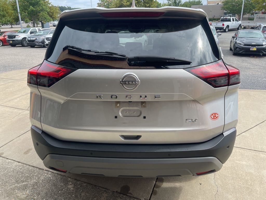 Used 2023 Nissan Rogue SV image 5