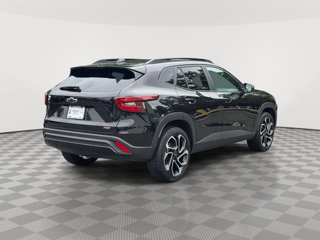 Used 2026 Chevrolet Trax RS w/ Sunroof Package FWD image 7
