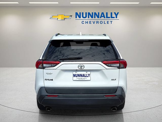 Used 2020 Toyota RAV4 XLE FWD image 4