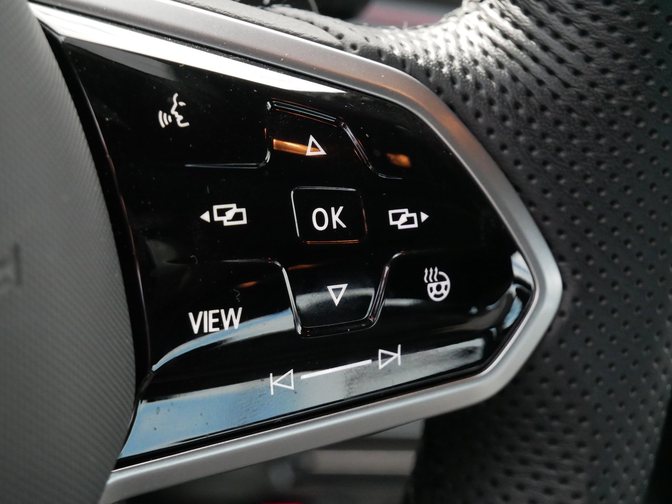 Certified 2025 Volkswagen Jetta GLI Autobahn image 25