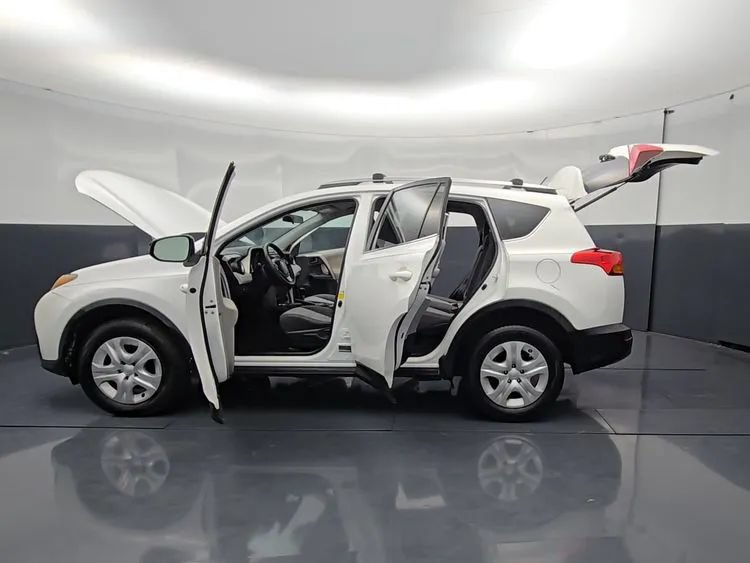 Used 2013 Toyota RAV4 LE AWD/4WD image 23