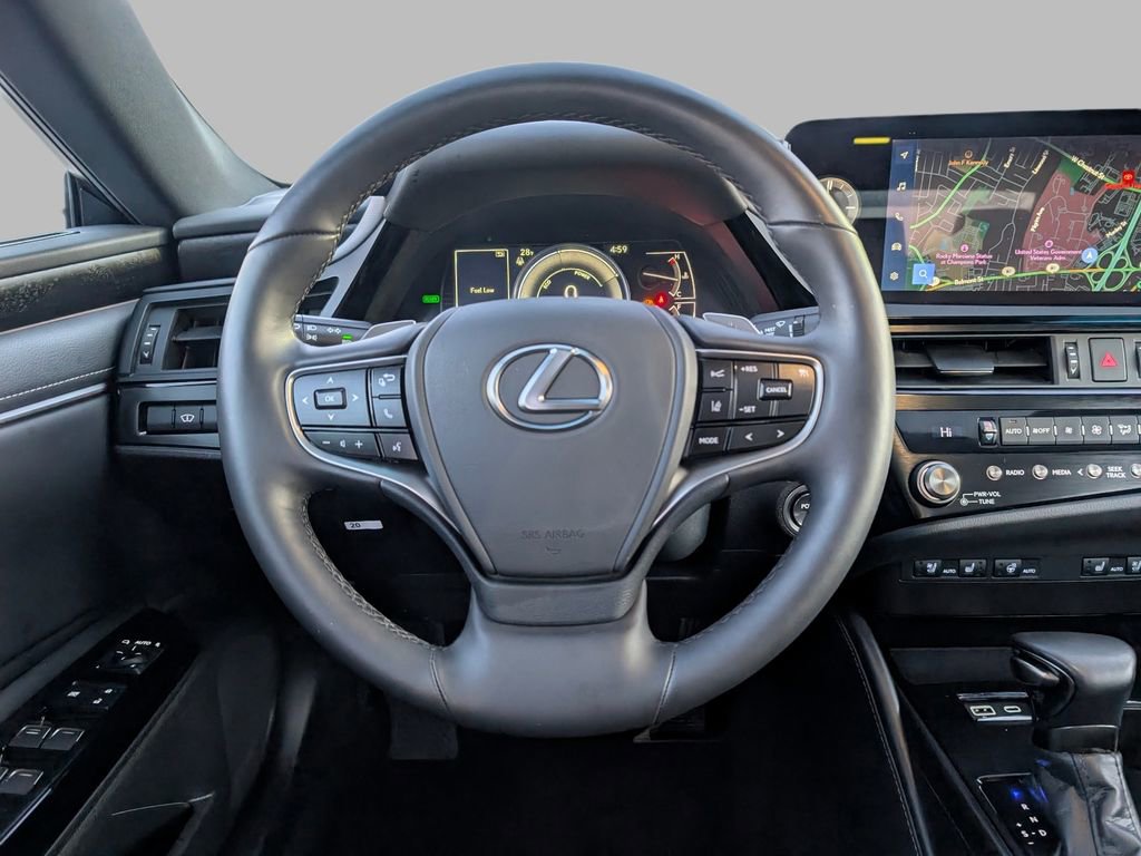 Used 2024 Lexus ES 300h w/ Premium Package image 17