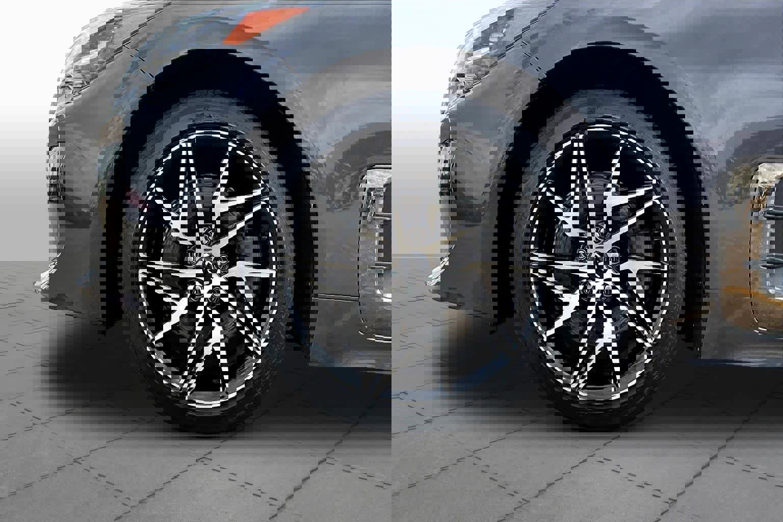 Used 2023 Kia Stinger GT-Line w/ Sun & Sound Package image 11