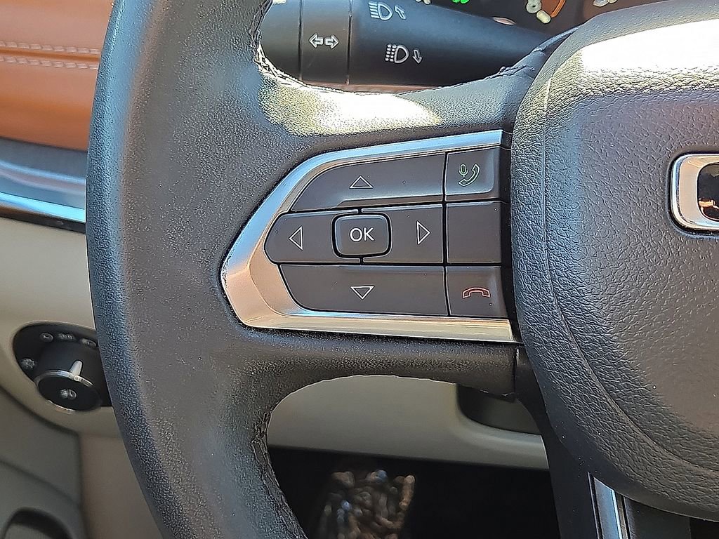 Used 2023 Jeep Compass Limited image 29