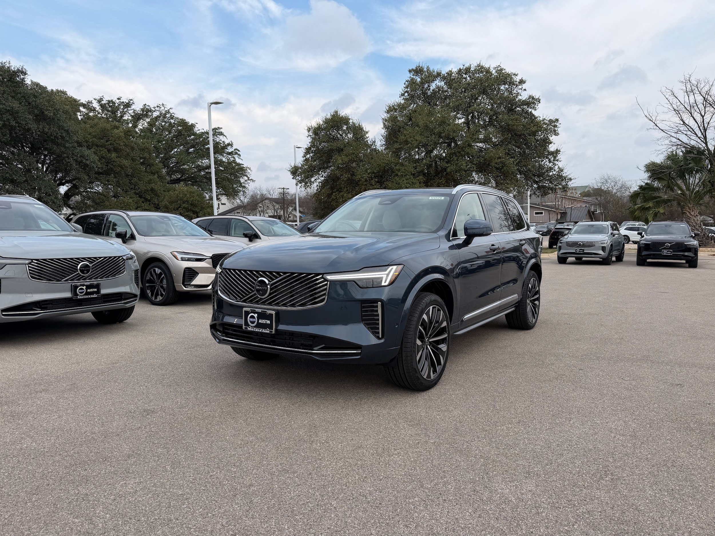 New 2026 Volvo XC90 B6 Ultra w/ Protection Package AWD/4WD image 2