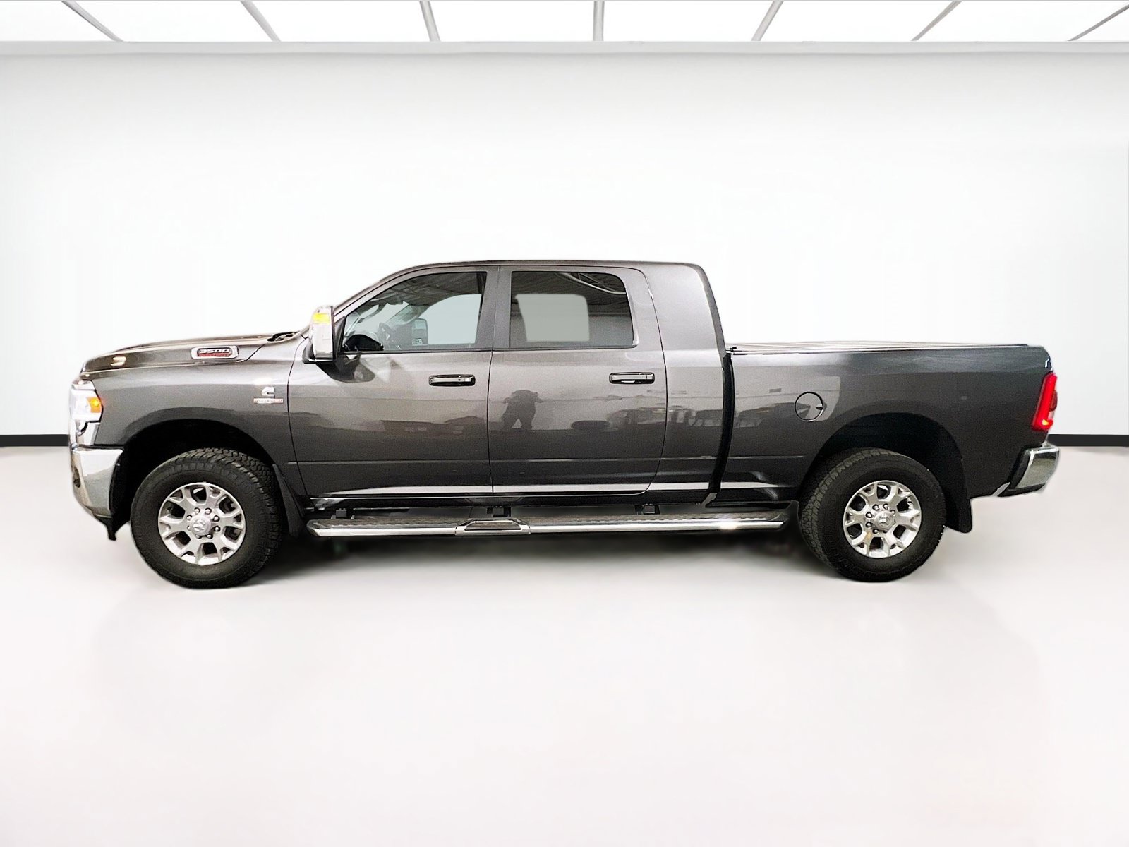 Used 2024 RAM 3500 Laramie w/ Protection Group AWD/4WD image 23