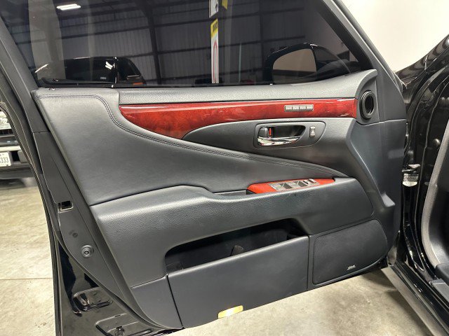 Used 2011 Lexus LS 460 w/ Comfort Pkg RWD image 40