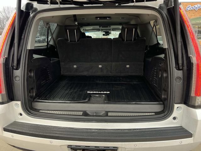 Used 2018 Cadillac Escalade ESV Premium Luxury image 12