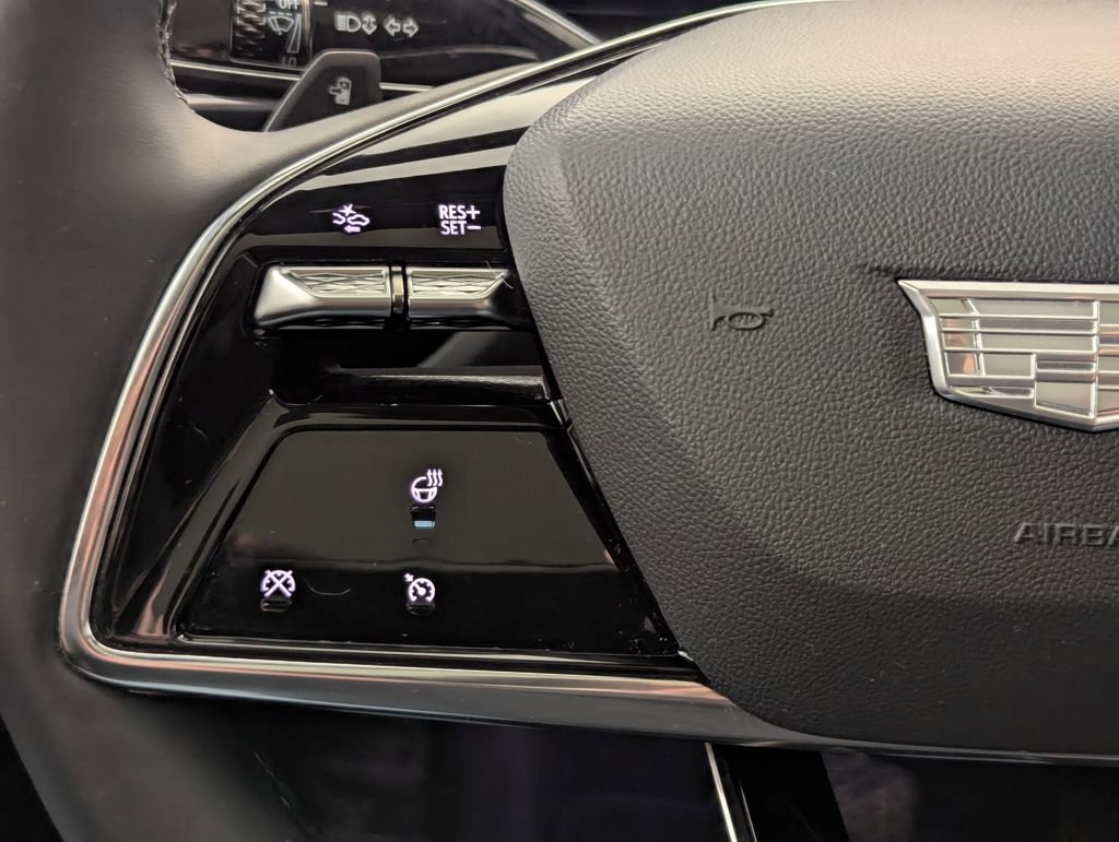 Used 2024 Cadillac Lyriq Sport image 9