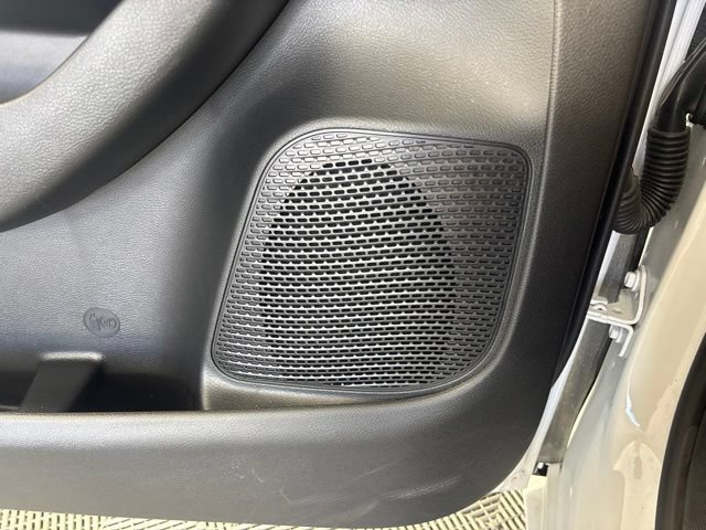 Used 2025 Chrysler Pacifica Select FWD image 15