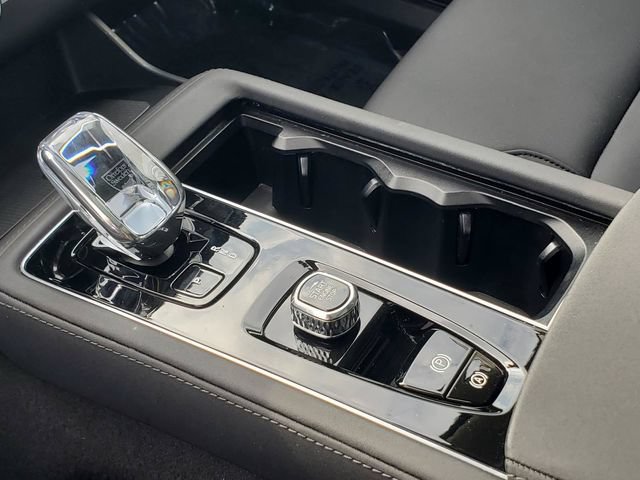 Certified 2025 Volvo XC90 B6 Plus AWD/4WD image 25
