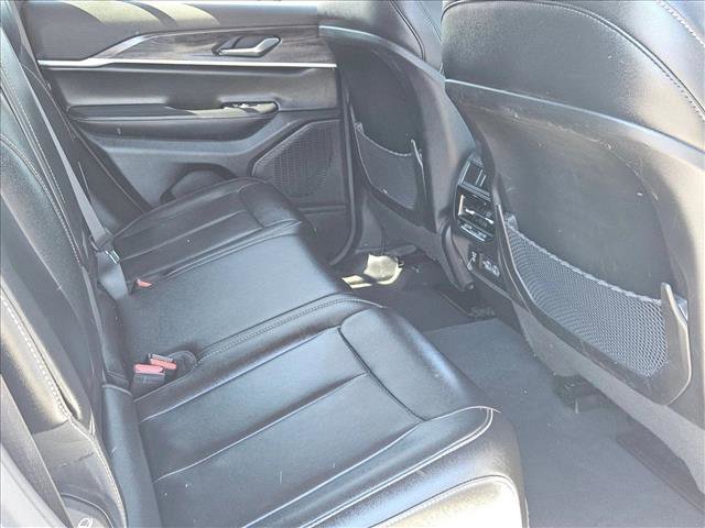 Used 2023 Jeep Grand Cherokee Limited image 24