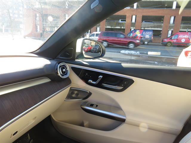 Used 2025 Mercedes-Benz C 300 4MATIC Sedan image 17