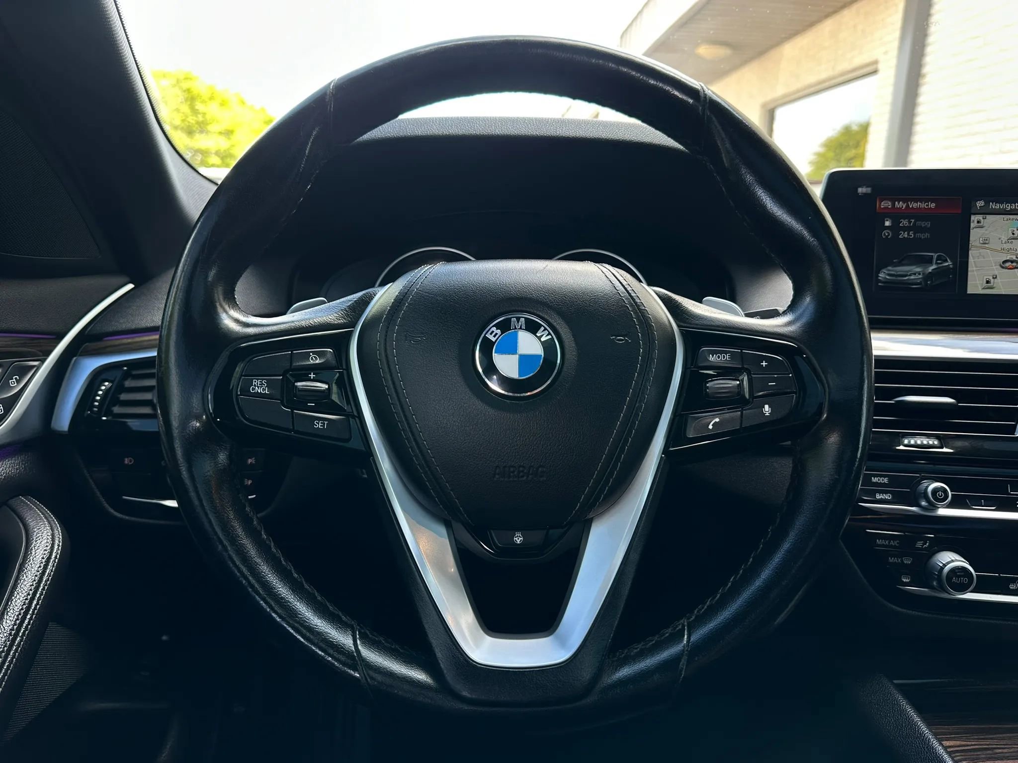 Used 2018 BMW 530e w/ Premium Package 2 image 28