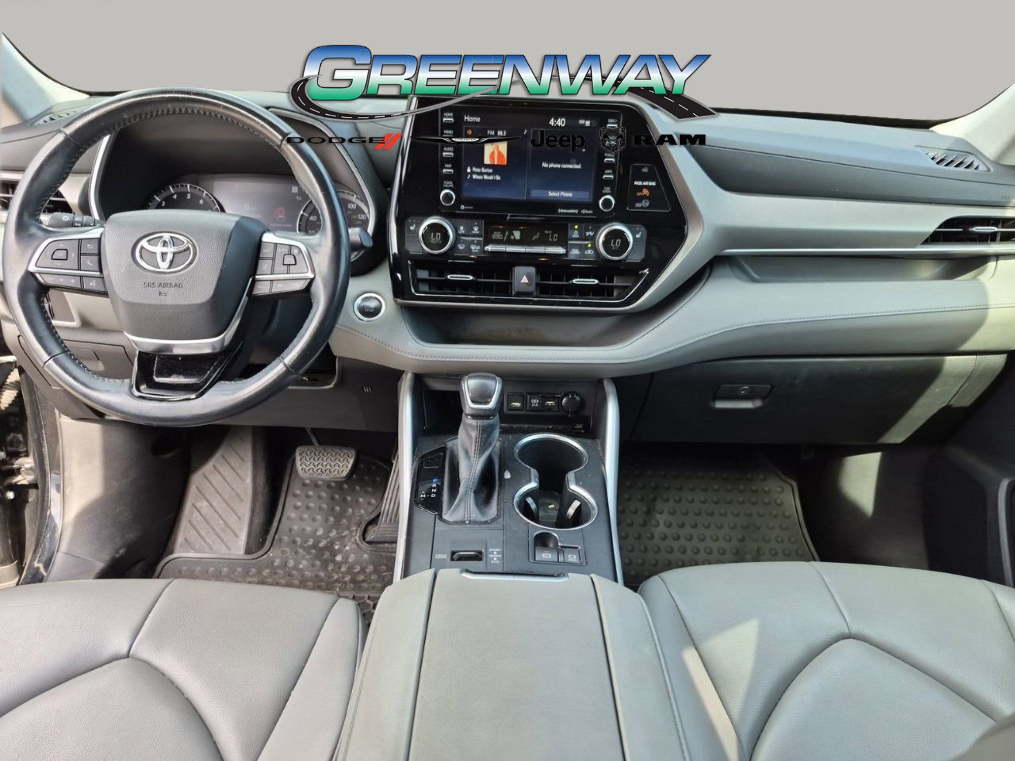 Used 2020 Toyota Highlander XLE FWD image 11