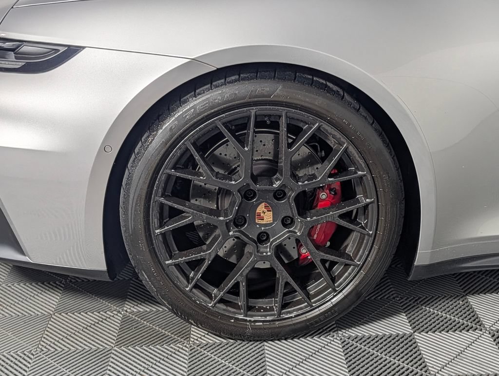Certified 2026 Porsche 911 Targa 4 GTS AWD/4WD image 13