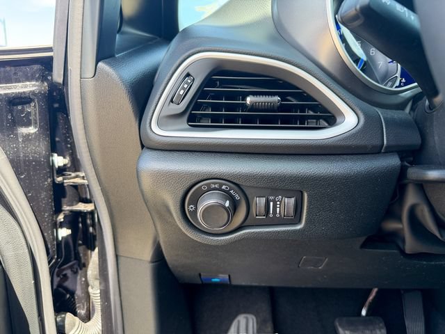 New 2026 Chrysler Voyager LX FWD image 18
