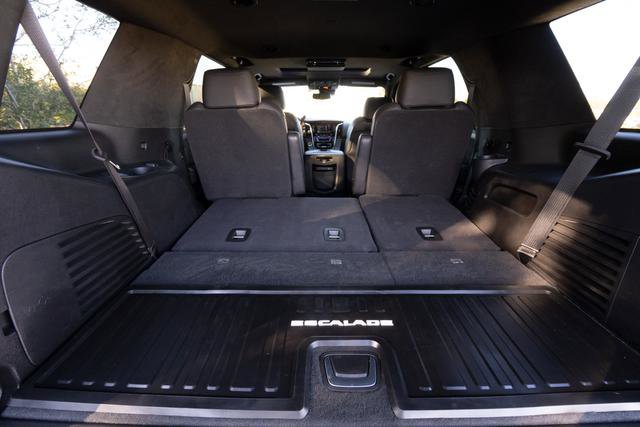 Used 2020 Cadillac Escalade Platinum image 33