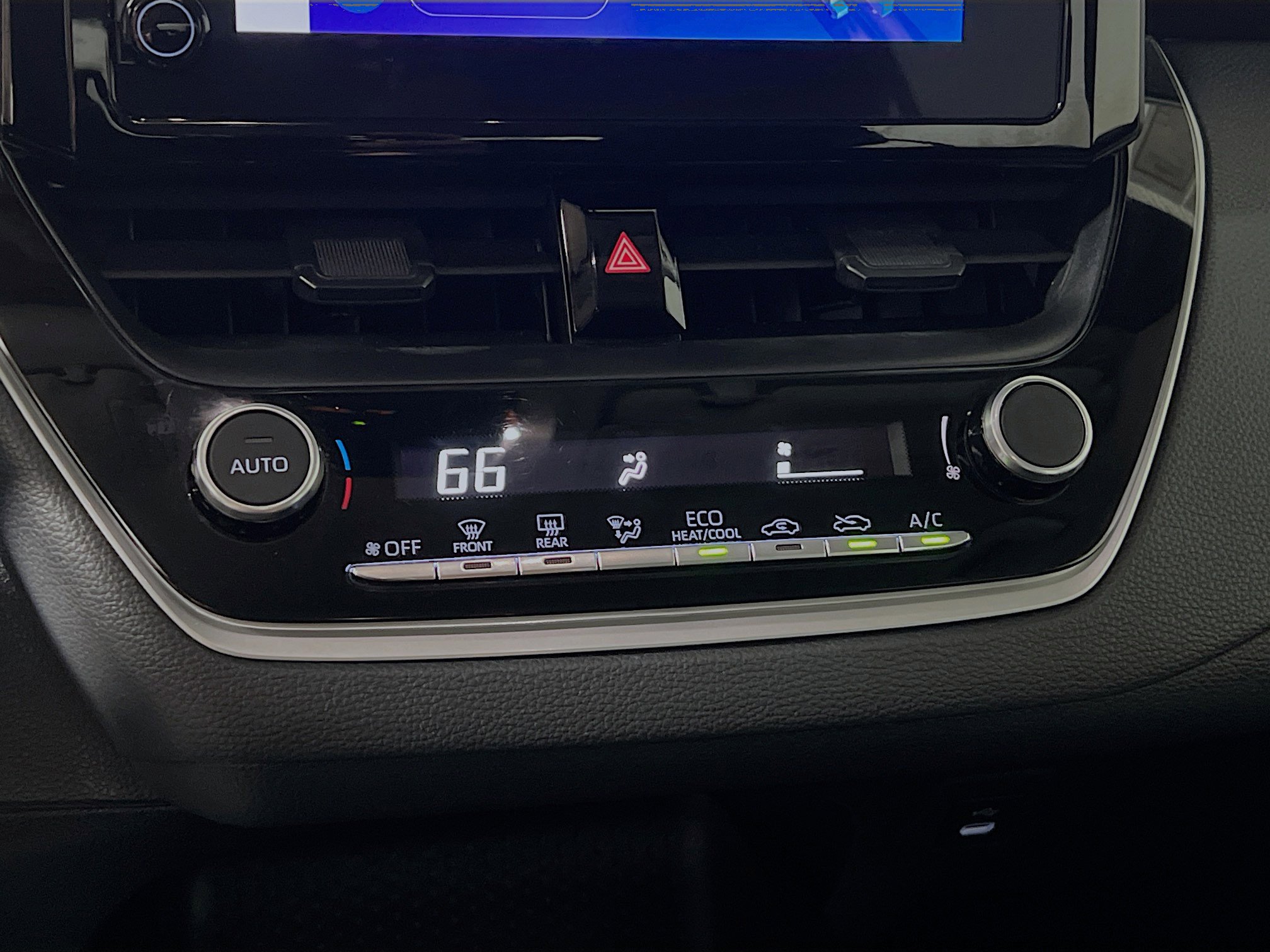 Used 2023 Toyota Corolla LE image 26