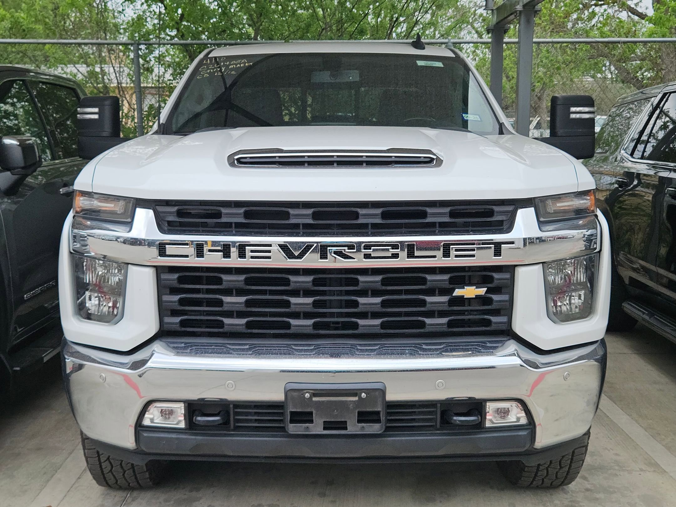 Used 2020 Chevrolet Silverado 2500 LT w/ Texas Edition RWD image 3