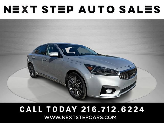 Used 2017 Kia Cadenza Premium FWD image 1