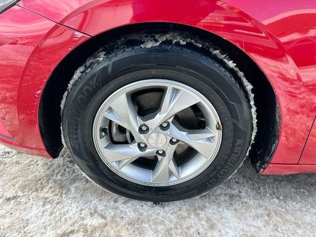 Used 2021 Hyundai Elantra SE image 20