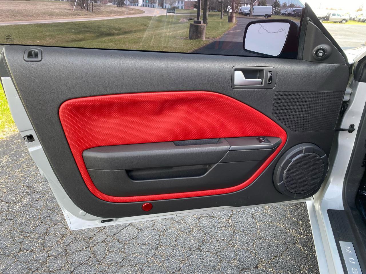 Used 2005 Ford Mustang GT image 10