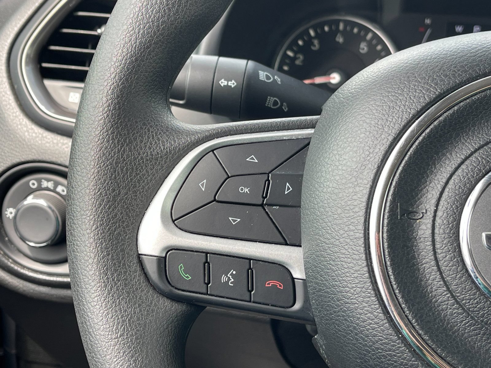 Used 2023 Jeep Renegade Latitude AWD/4WD image 27