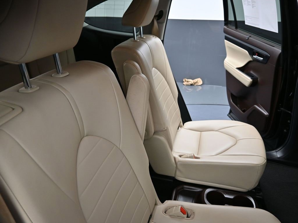 Certified 2021 Toyota Highlander XLE image 18