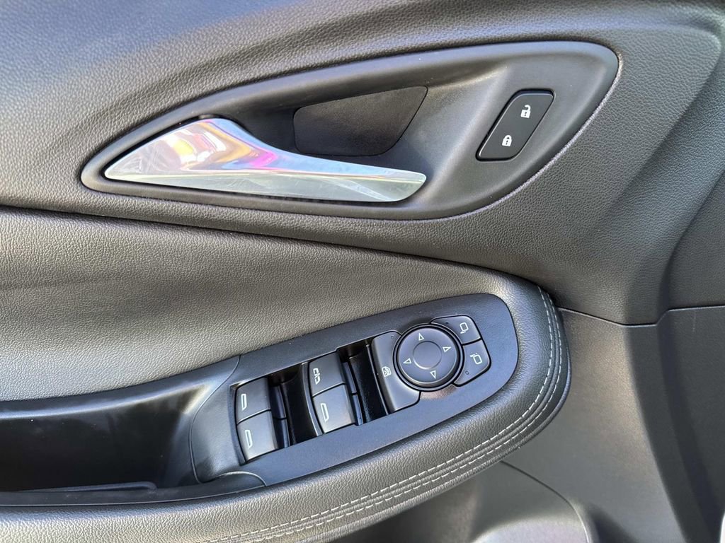 Certified 2024 Buick Encore GX Preferred FWD image 19
