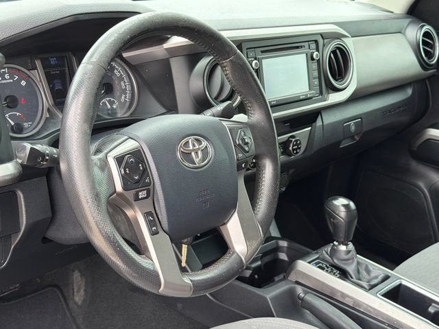 Used 2017 Toyota Tacoma SR5 w/ Tow Package AWD/4WD image 18
